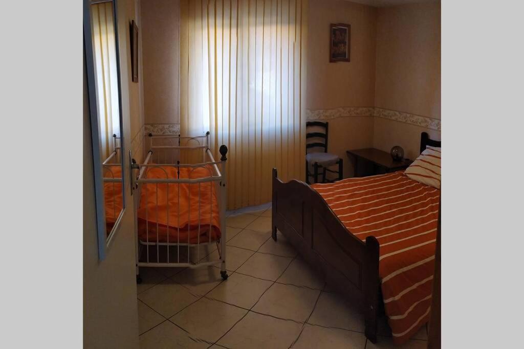 شقة Chez Fabienne T3 Le Breuil-sur-Couze المظهر الخارجي الصورة